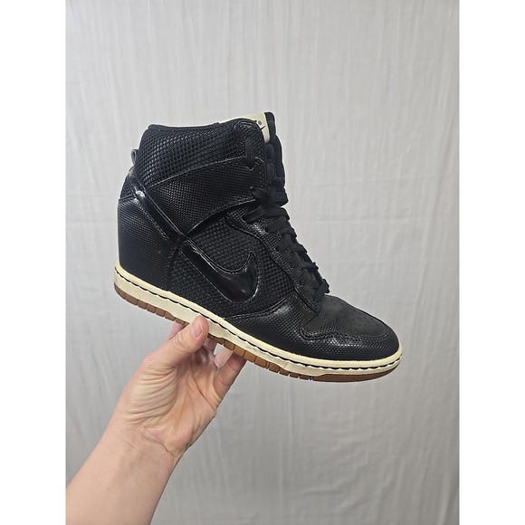 Nike Dunk Sky Hi Women's Size 7.5 Lace Up Essential Hidden Wedge‎ Heel Black - Picture 1 of 10